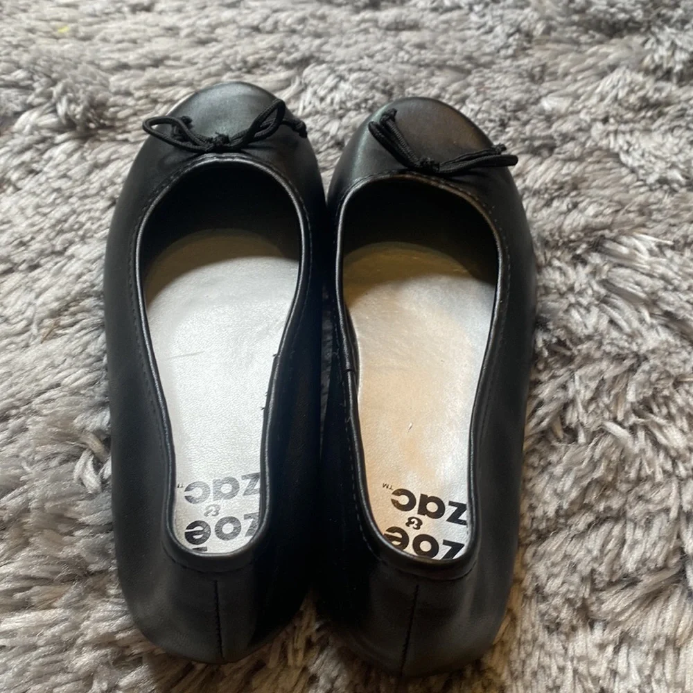 Zoe & Zac Black Ballerina Slip On Flats Girl’s Size 3 Excellent Condition